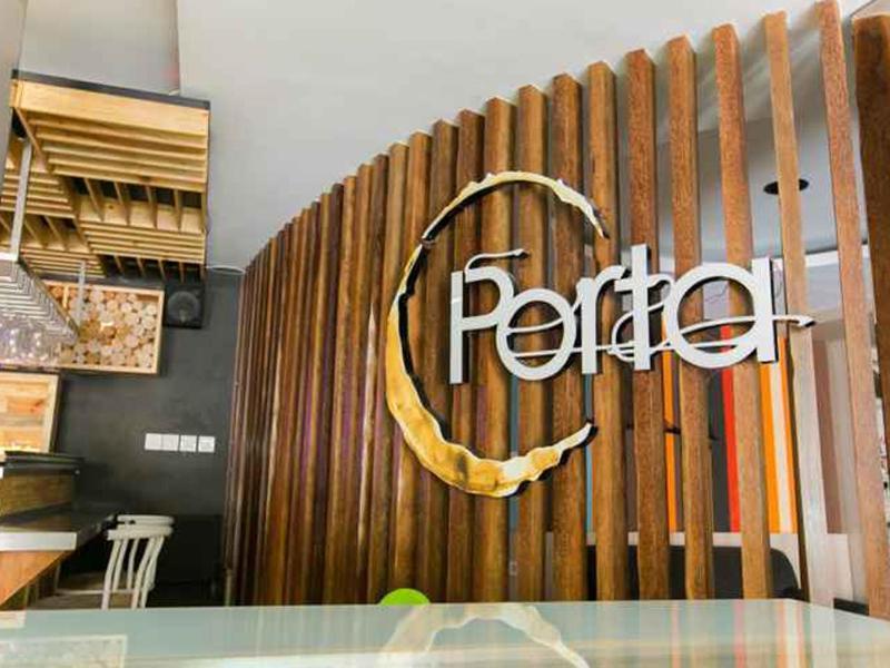 Life Puri Hotel Surabaya Gubeng Exterior photo