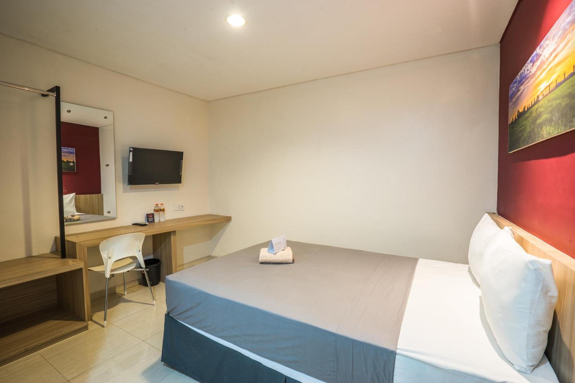 Life Puri Hotel Surabaya Gubeng Room photo
