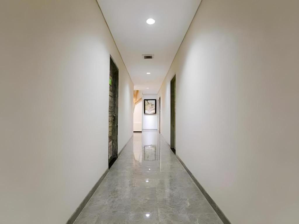 Life Puri Hotel Surabaya Gubeng Exterior photo