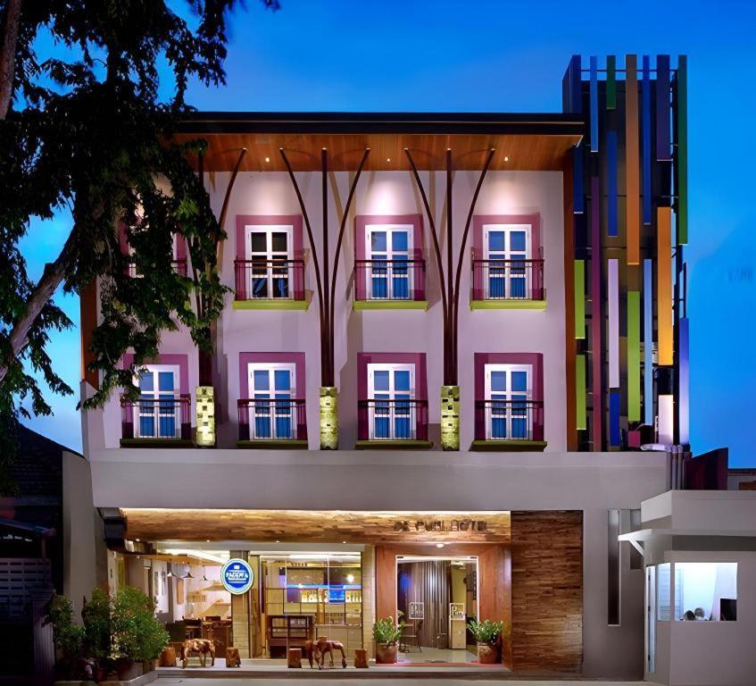 Life Puri Hotel Surabaya Gubeng Exterior photo