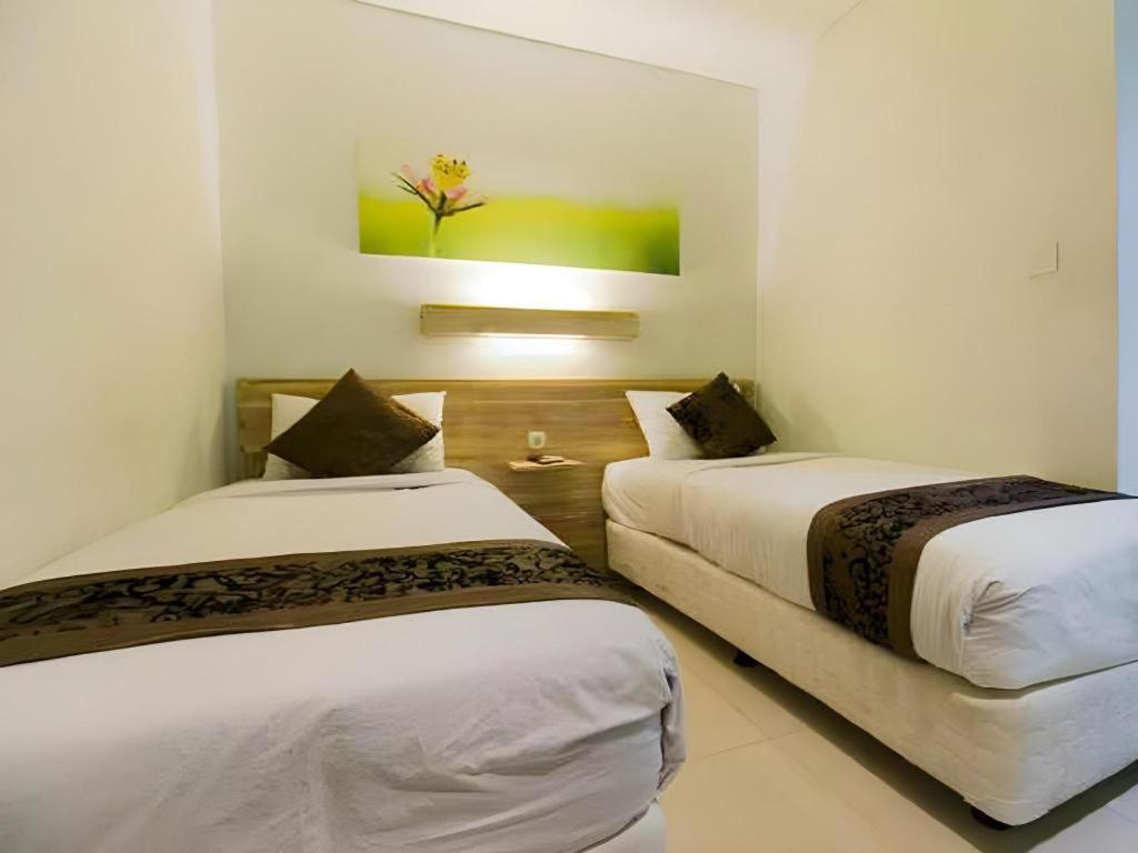 Life Puri Hotel Surabaya Gubeng Exterior photo