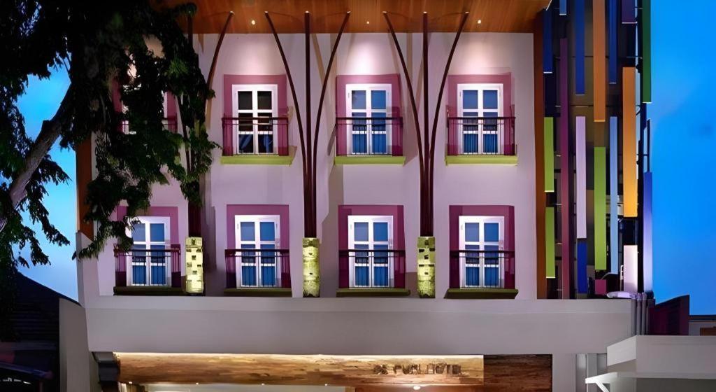 Life Puri Hotel Surabaya Gubeng Exterior photo